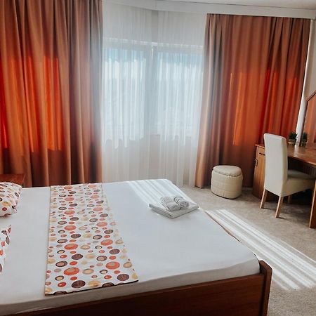 Motel Daco Vitez Exterior foto